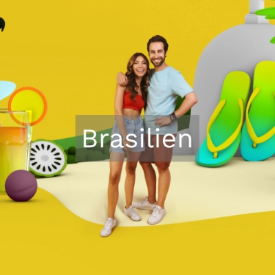 Reisendes Pärchen an der Copacabana in Brasilien -  Gut vorbereitet dank Reiseimpfcheck